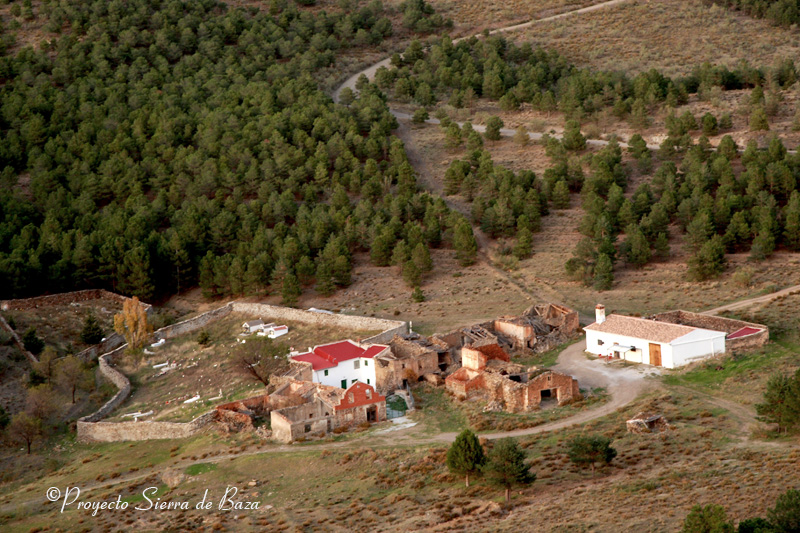 foto de la aldea del moro en la sierra de baza