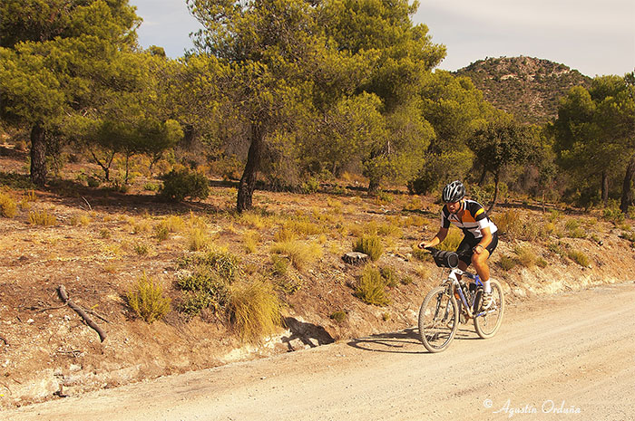 Foto cicloturismo en Sierra de Baza