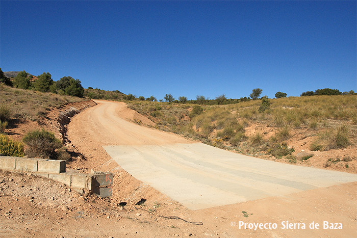 foto de Tramo inicial del Camino de Cuesta Bermeja, en las proximidades con el Llano del Parral, tras su reciente remodelación y acondicionamiento