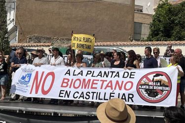 Foto de Castilléjar se manifiesta contra una planta de biogás en su término municipal