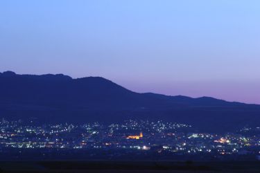 imagen nocturna de baza en granada