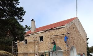 Foto de Ya han comenzado los trabajos de reforma integral del Refugio del Pozo de la Nieve.